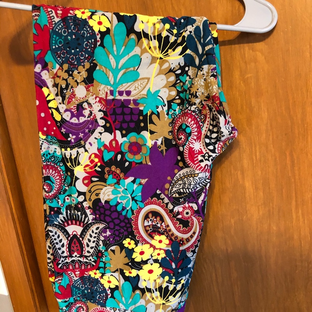 LuLaRoe TC Leggings.
